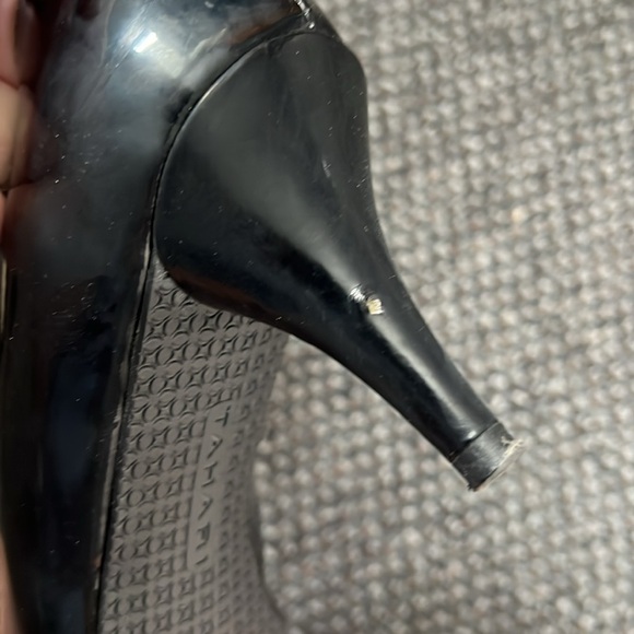 GUC - Tahari women’s open toe black patent heels Size 7 - Picture 5 of 6